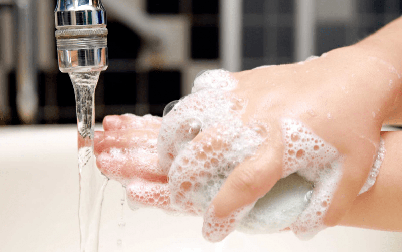 umivanje rok za preprečevanje črvov